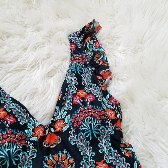 Jessica Simpson Estilo Floral Ruffle One-Piece Swimsuit Size Small - Picture 8 of 13